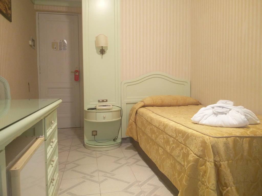 แกรนด์ โฮเต็ล ยูโรป้า พาเลซ Hotel ซอร์เรนโต ภายนอก รูปภาพ