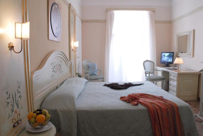 แกรนด์ โฮเต็ล ยูโรป้า พาเลซ Hotel ซอร์เรนโต ภายนอก รูปภาพ